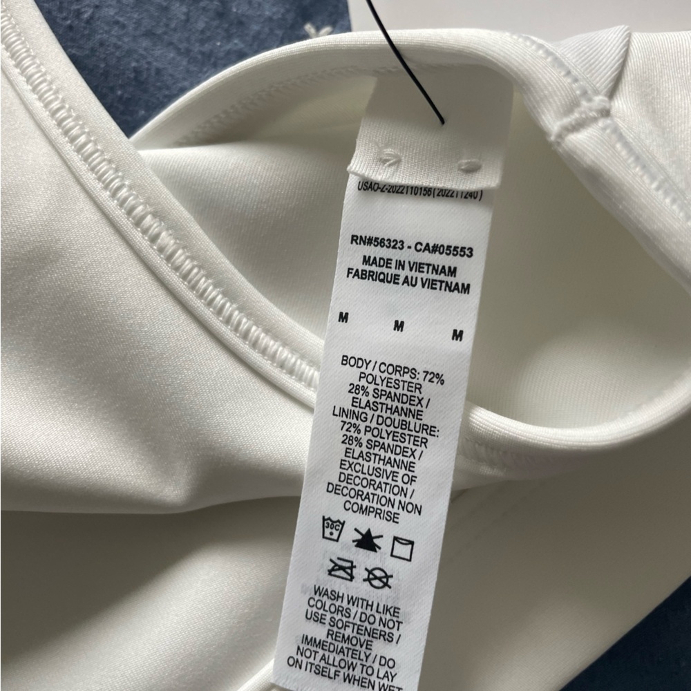 Nike Swoosh Bra white size medium BNWT - Picture 3 of 4